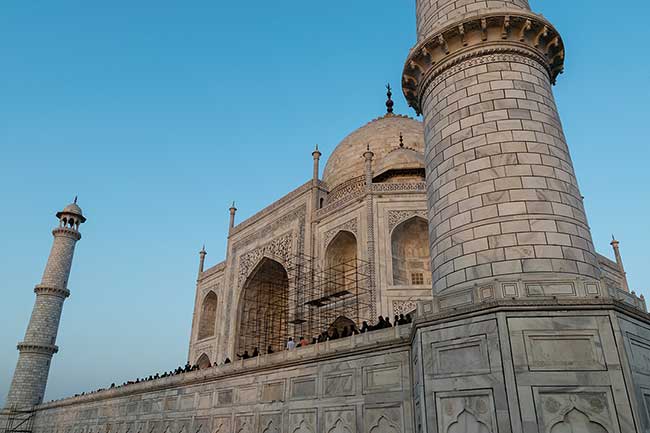 Side view of Taj Mahal.