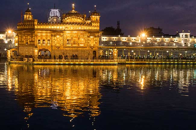 Night shot at Golden Temple.