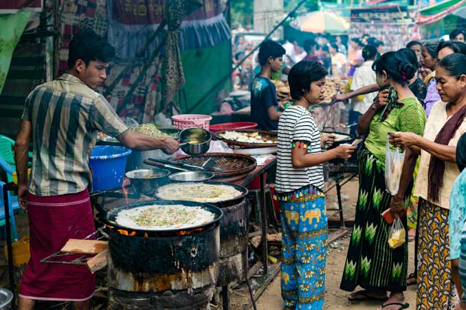 Cooking in Bagan market.