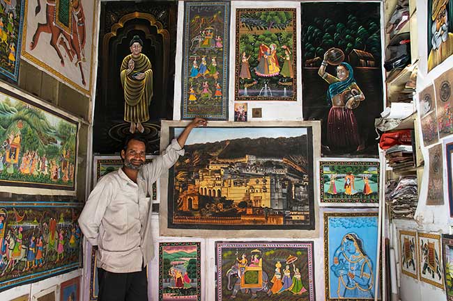 Local painter in Bundi.