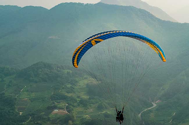 Paraglider in Danyang.