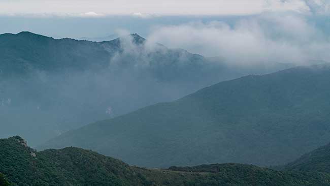 Clouds hanging over Sobaeksan.